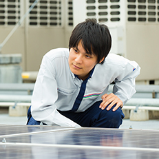 太陽光パネルの点検